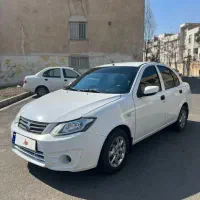 ساینا ۹۸بی‌رنگ‌استثنایی