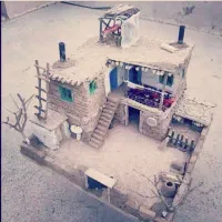 چهاردیواری سقف زده