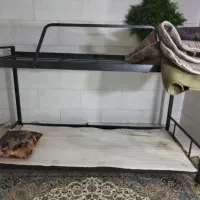 تخت خواب فلزی