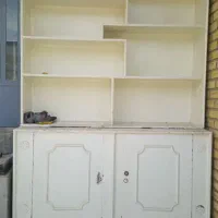 کتابخانه و کمد