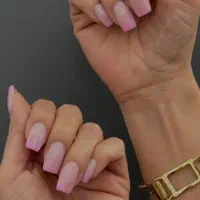 افر ویژه خدمات ناخن و آموزش کاشت ناخن