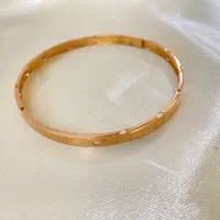 طلا ۱۰۰ بالای تابلو