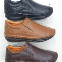 کفش کلارک چرم گاوی دست‌دوز رسمی و پیاده‌روی