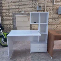 میز تحریر کتابخانه باران