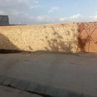 حیاط کلنگی دربست متری 4 تومن همچی دارد