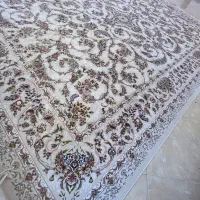 فرش گلبرجسته دستبافتگونه جفت۱۲متری و یک۶متری