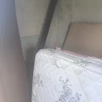 تخت تکنفره همراه تشک و میز تلویزیون