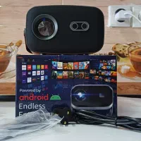 پروژکتور اکسیوم همراه با پایه