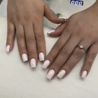 آموزش کاشت ناخن