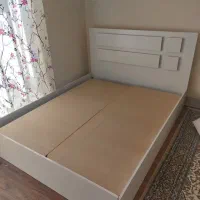 تخت دو نفره و دو عدد تخت یک نفره