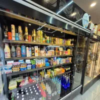 به یک خانم جهت کار در فروشگاه نیازمند است