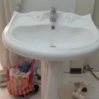روشویی بزرگ با توالت ایرانی
