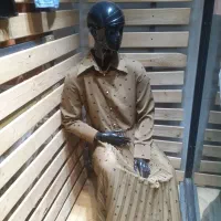 مانکن. رگال .اتاق پرو .قفسه