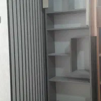 کتابخانه ایستاده
