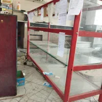 ویترین شیشهای فلزی محکم