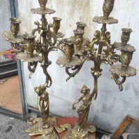 فروش فوری  شمعدان و یک اسب و ساعت برنزی اصل