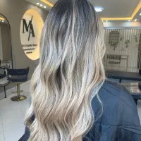 رنگ و لایت حرفه ای،اصلاح تخصصی ابرو ،خدمات زیبایی
