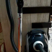 یک دستگاه جارو برقی کاملا سالم سامسونگ