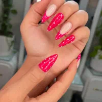 تخفیف ویژه خدمات کاشت ناخن محیا
