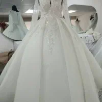 ارایشگاو مزون لباس عروس چلچله