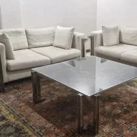 مبلمان راحتی همراه با میز جلو مبلی ومیز تلویزیون