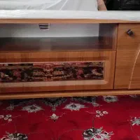 میزتلوزیون وساعت دیواری اصلی