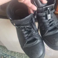 کتونی ساق دار