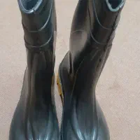 چکمه پلاستیکی