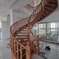 پله پیچ پله گرد