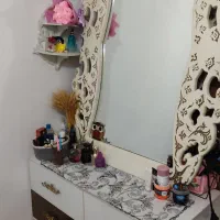 میزآرایش سفید طلایی فقط ۵ تومن