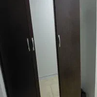 جاکفشی و کمد لباس