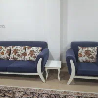 مبل ۷‌نفره همراه با میز و عسلی ها