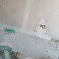 سلام کار گچ کاری و کاشی کاری دارم کار دایمی