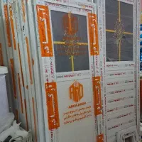 درب بالکن از راهرو به اتاق به دستشویی