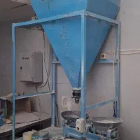 دو عدد دستگاه توزین و پرکن پودری (تسمه ای)