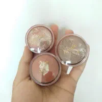 رژگونه آیوزین
