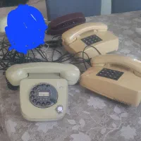 ۴ عدد تلفن قدیمی