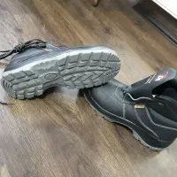 کفش ایمنی استاندارد 42