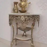 میزبرنجی درحدنوسنگ مرمر