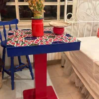 میز صفحه کاشی کاری شده