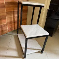 عسلی کنار مبلی