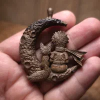 آویز شازده کوچولو (دستساز‌ه‌ایی از چوب گردو)