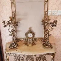 آیینه و شمعدان برنجی