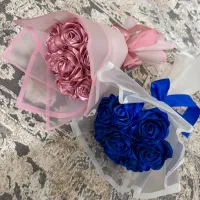 گل های رز روبانی