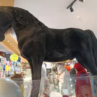 مجسمه اسب طبیعی