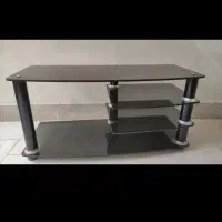 زیر تلوزیون مشکی