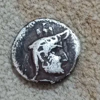 یک عدد سکه عتیقه قدیمی