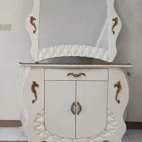 آیینه کنسول در حد نو