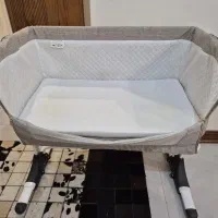دوعدد تخت کنار مادر