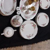 ظروف قدیمی گلسرخی  وبرنجی وروفرشی کشدار